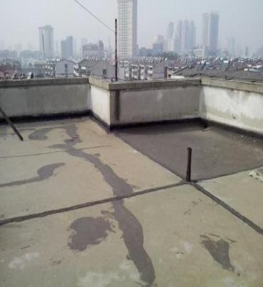 宜都漏水维修 楼顶漏水是什么原因，楼顶漏水维修方法是什么?